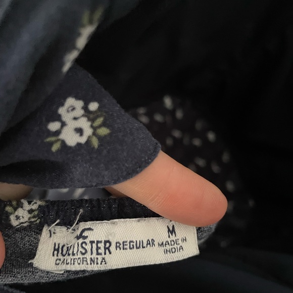 Hollister Navy Blue Floral Print Sundress With Adjustable Straps - Picture 5 of 6